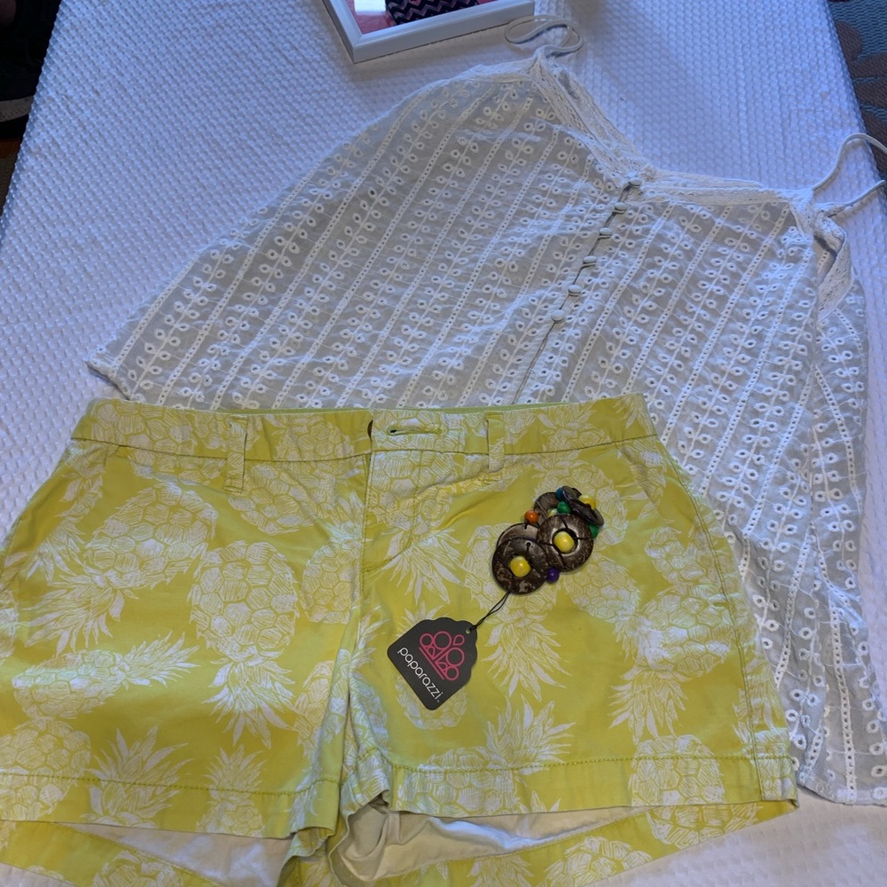Old Navy Yellow Floral Women Shorts